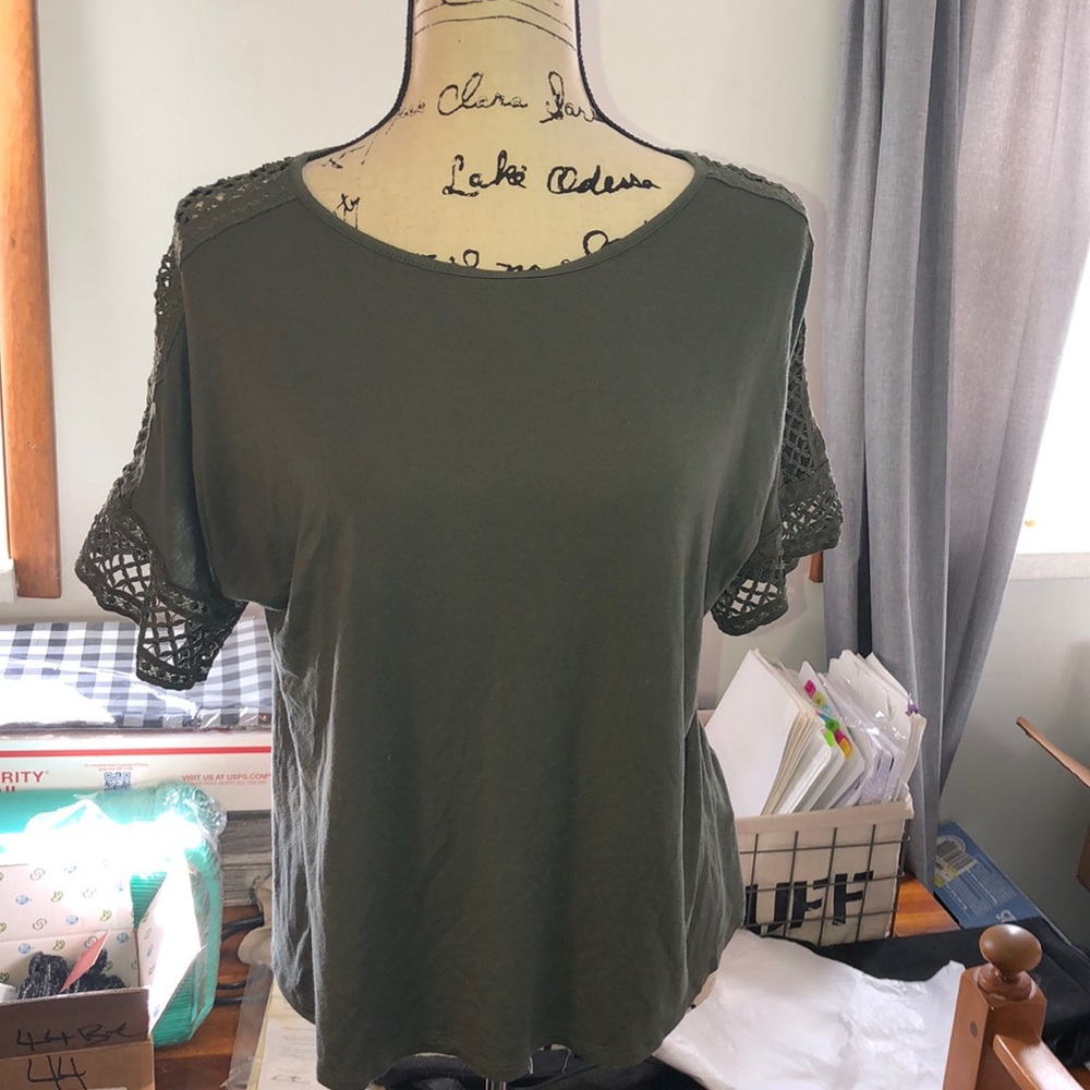 Cable and gauge medium green top
